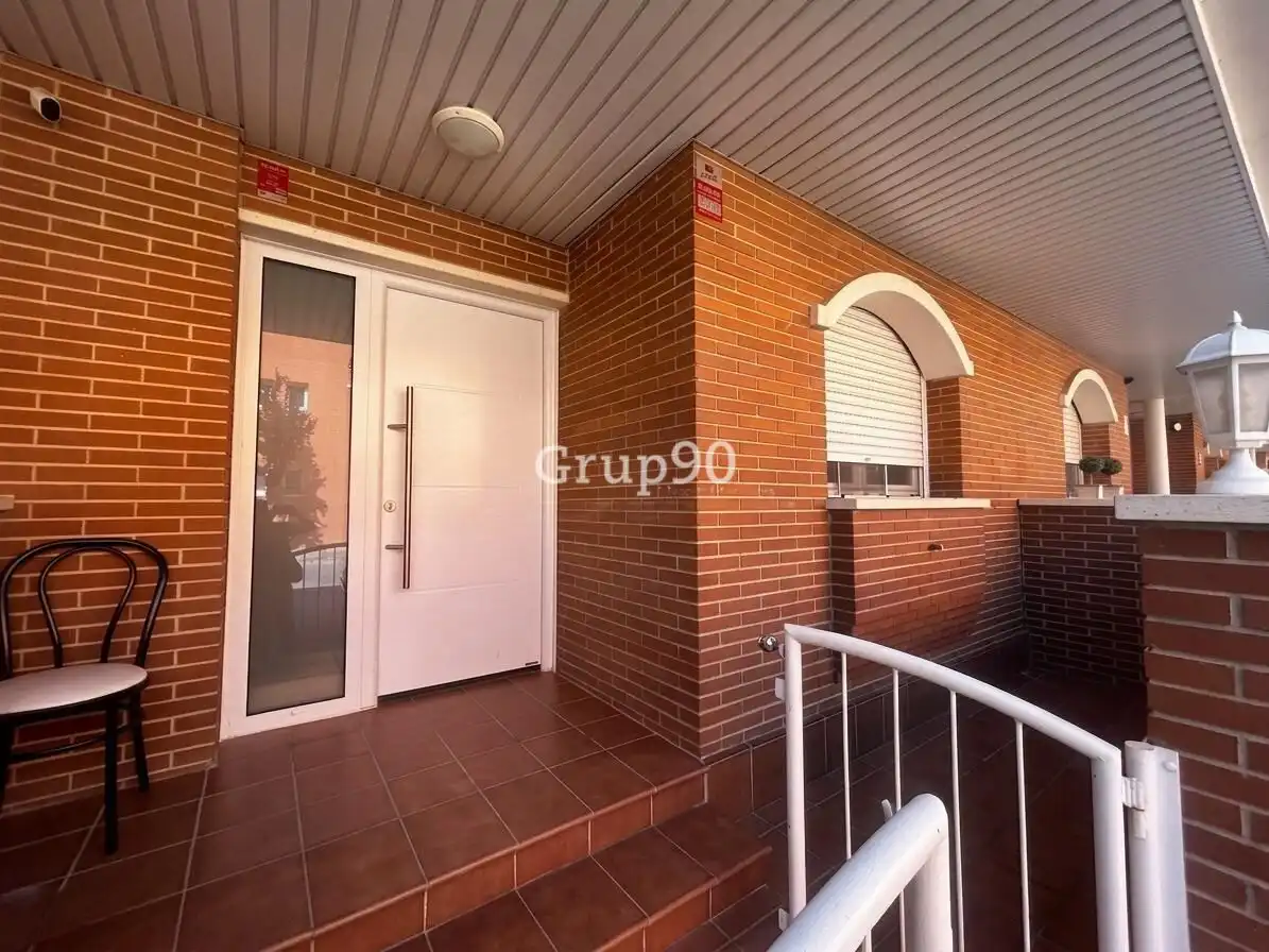 Vista exterior de Casa adosada en venta en Puigverd de Lleida con Aire acondicionado, Calefacción y Parquet