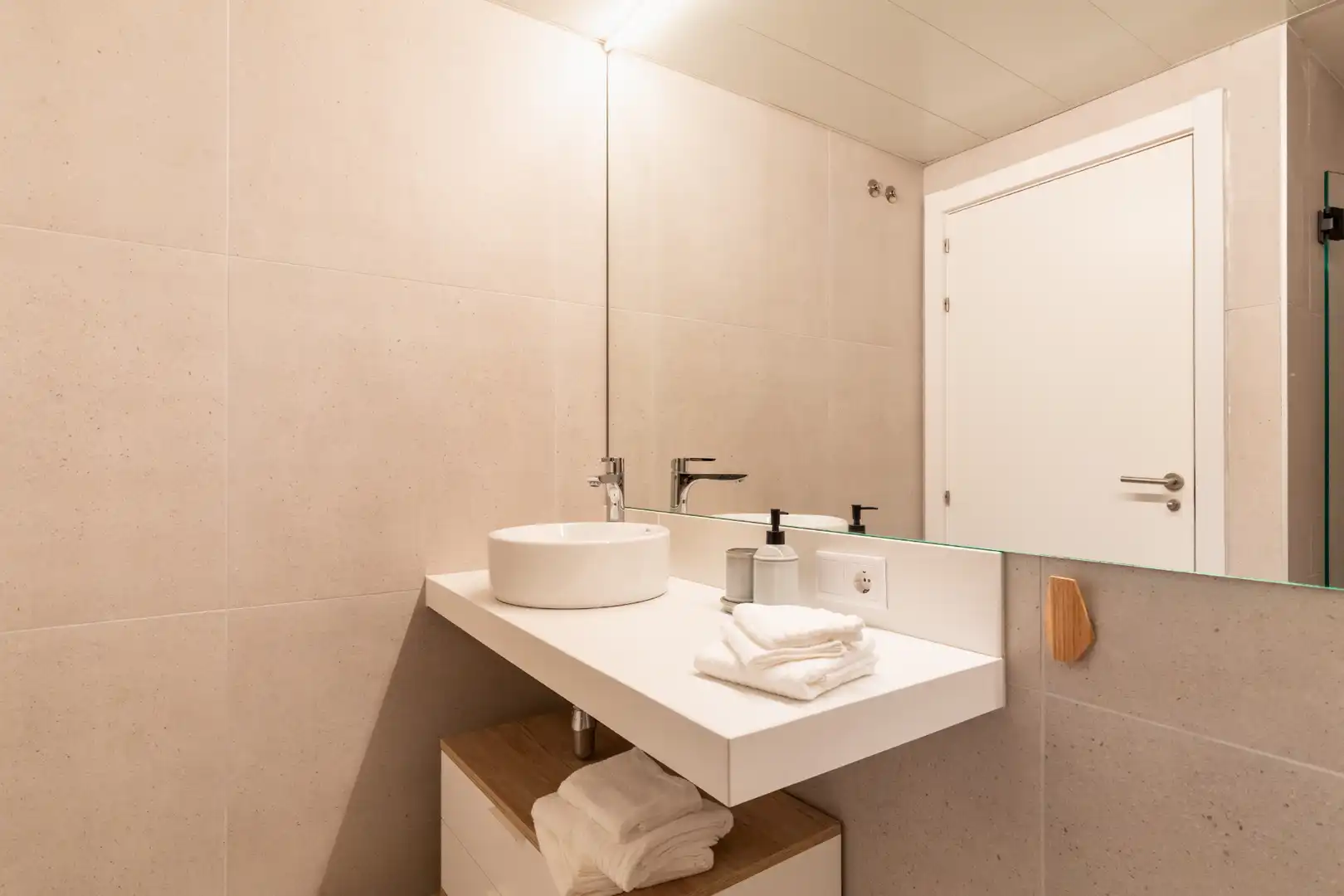 Baño de Piso en venta en Badalona con Terraza y Trastero