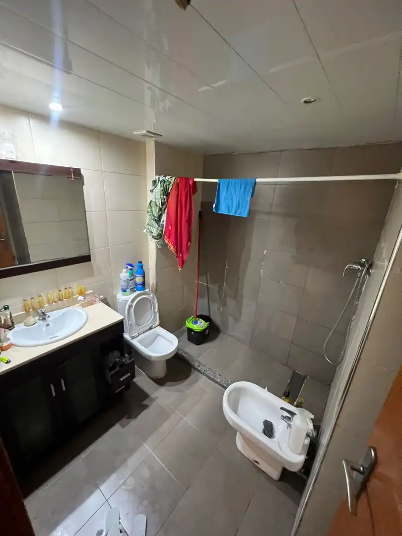 Baño de Dúplex en venta en L'Hospitalet de Llobregat con Terraza