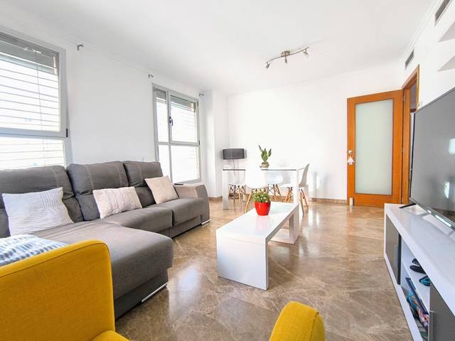 Piso en Venta en Calle Poeta Josep Cervera i Grifoll en Ciutat de les Ciències i de les Arts - Justicia