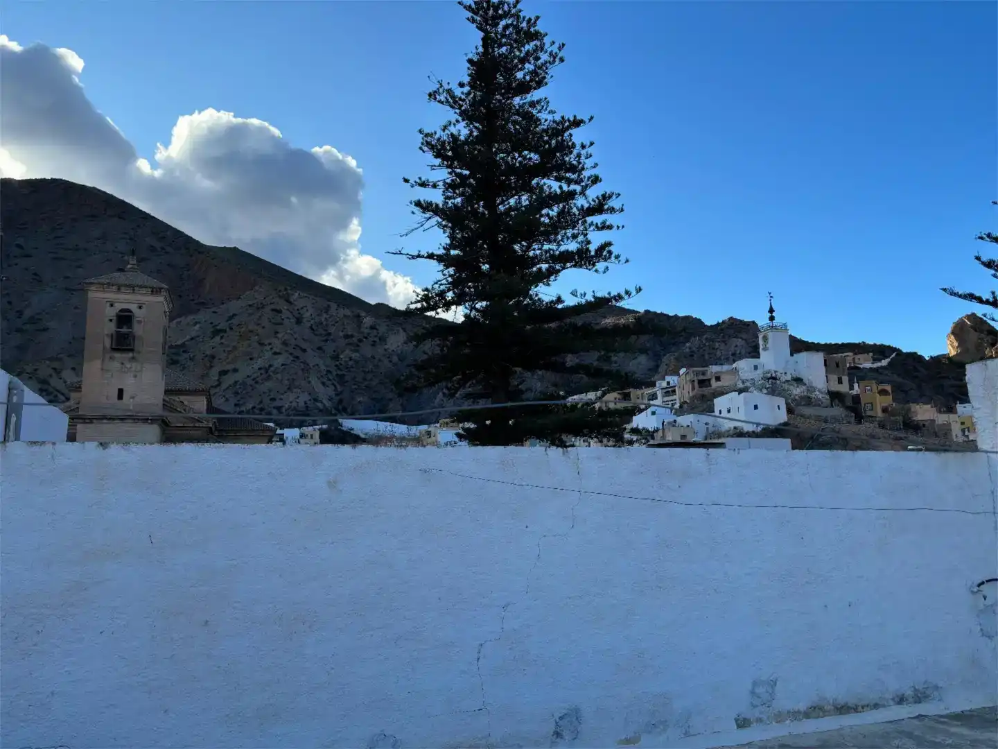 Vista exterior de Piso en venta en Alboloduy