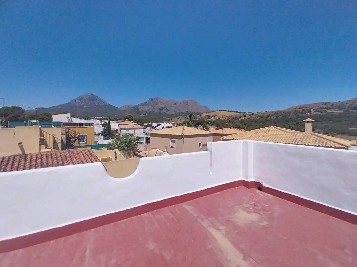 Vista exterior de Casa o xalet en venda en La Nucia amb Aire condicionat