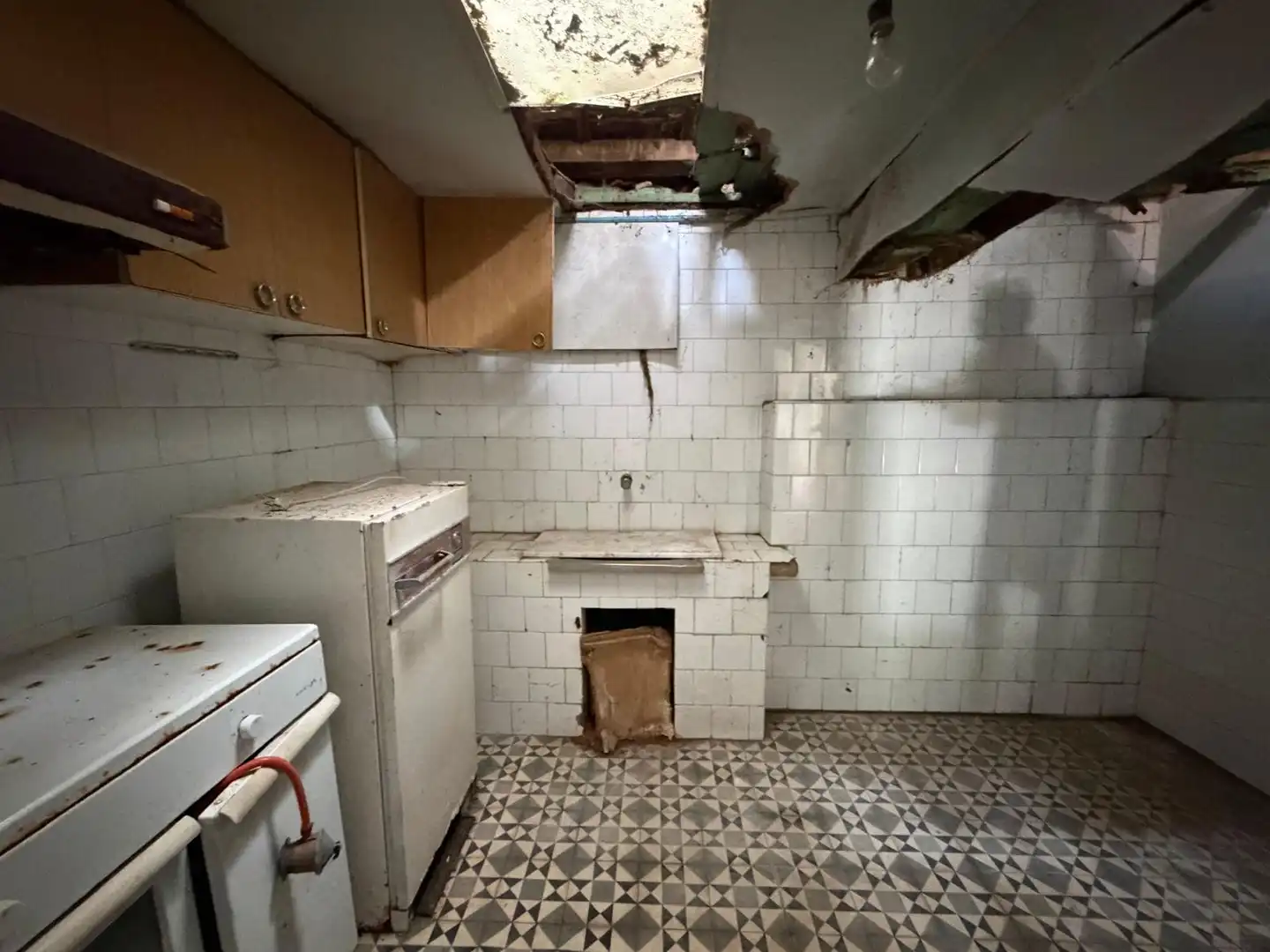 Cuina de Casa adosada en venda en Marín amb Jardí privat