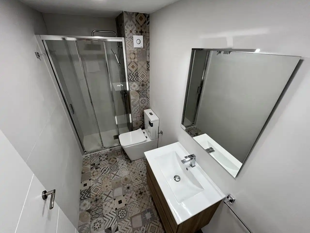 Baño de Apartamento en venta en Alicante / Alacant con Aire acondicionado, Terraza y Amueblado