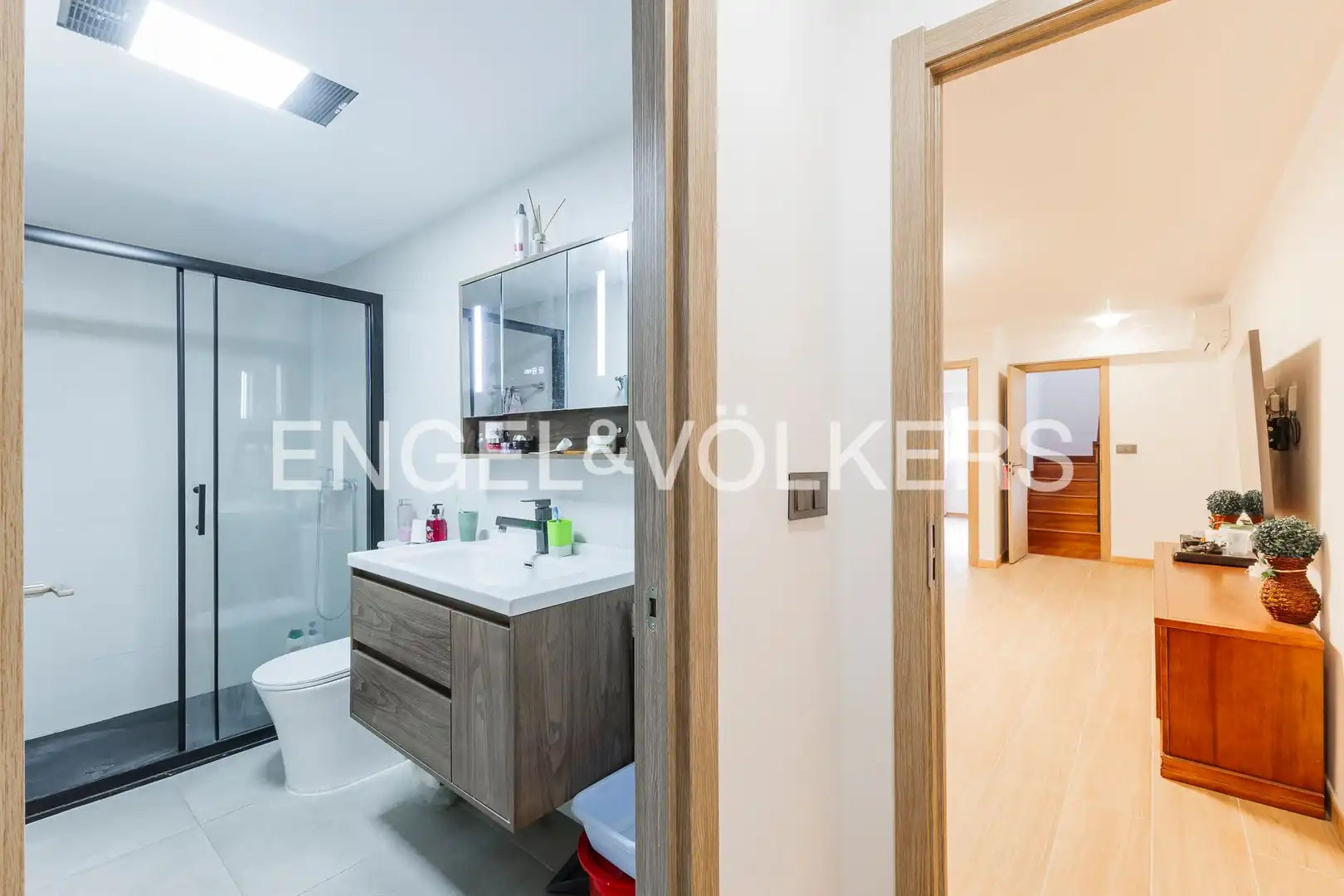 Bany de Casa o xalet en venda en Barcelona amb Aire condicionat, Calefacció i Terrassa