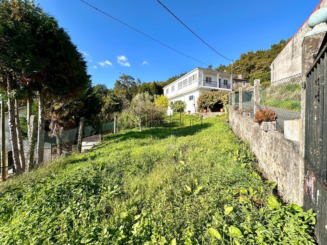 Vista exterior de Casa o xalet en venda en Santiago de Compostela  amb Calefacció, Jardí privat i Terrassa