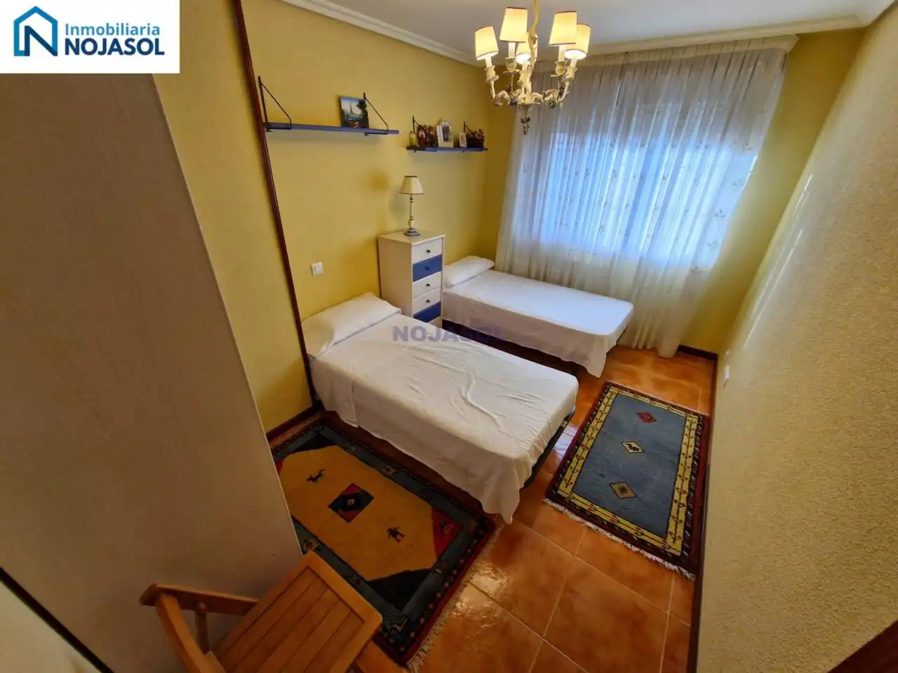 Schlafzimmer von Einfamilien-Reihenhaus zum Verkauf in Argoños  mit Heizung, Privatgarten und Terrasse