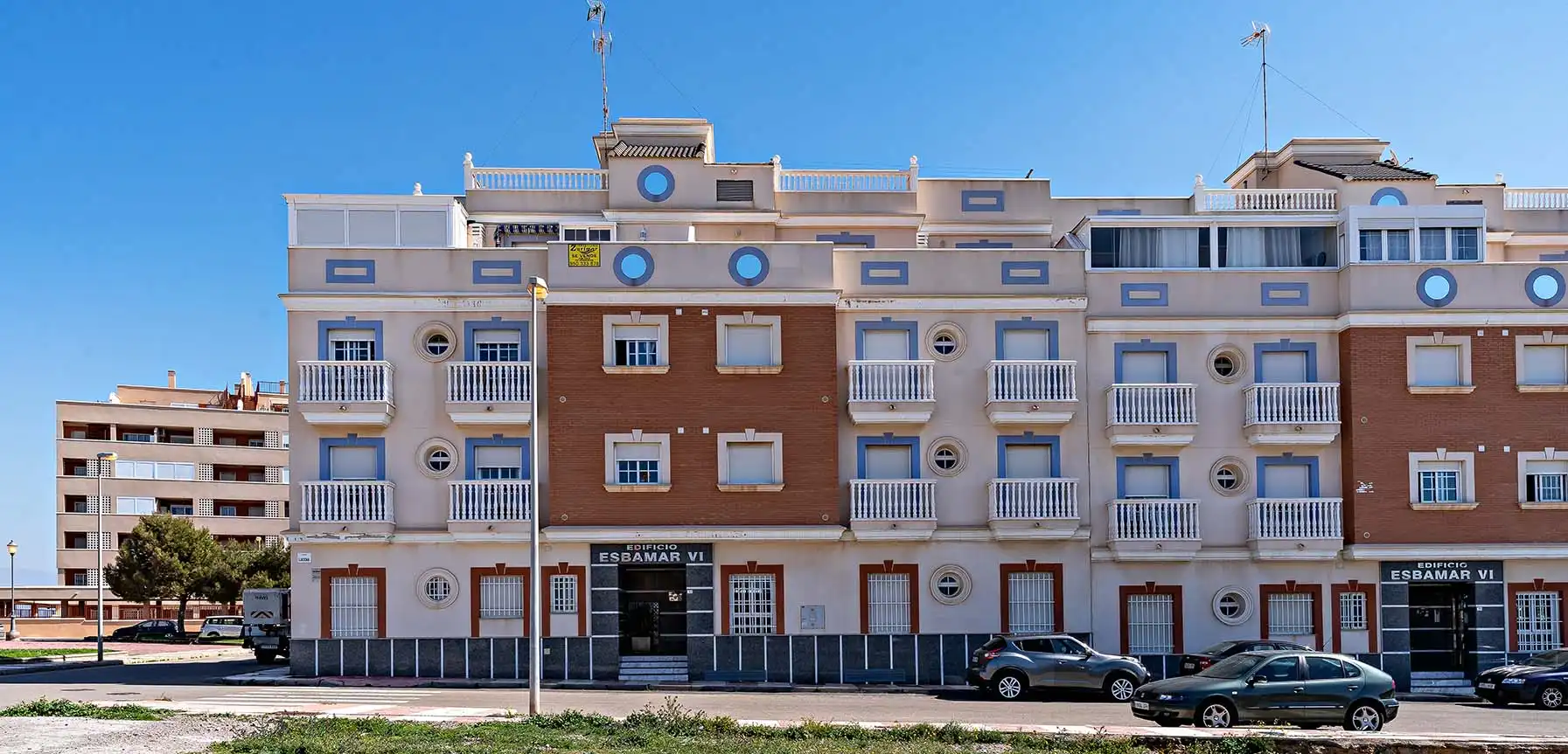 Exterior view of Flat for sale in Roquetas de Mar  with Terrace, Swimming Pool and Furnished