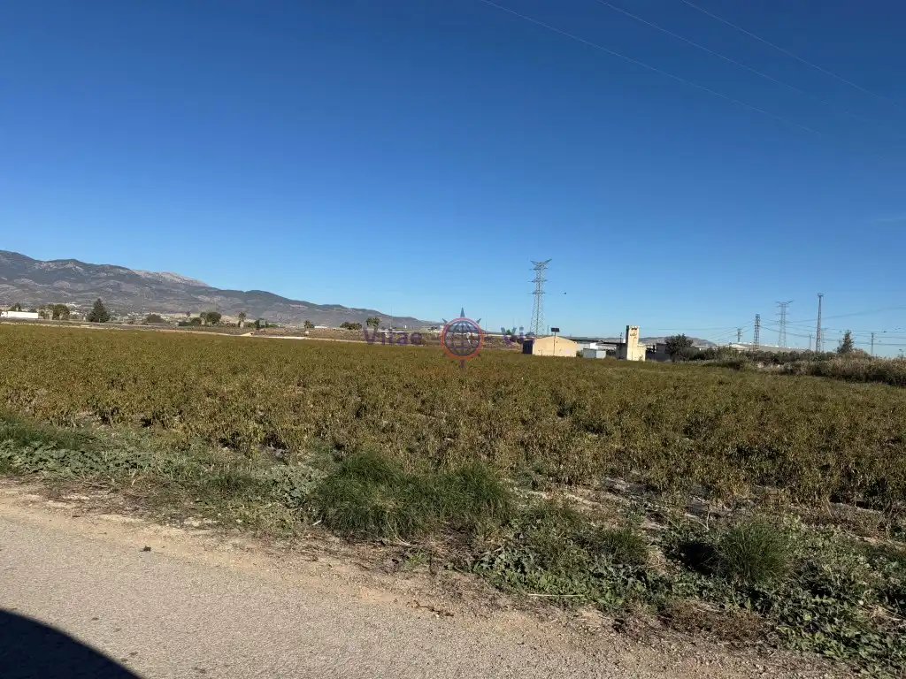 Terreny industrial en venda en Totana