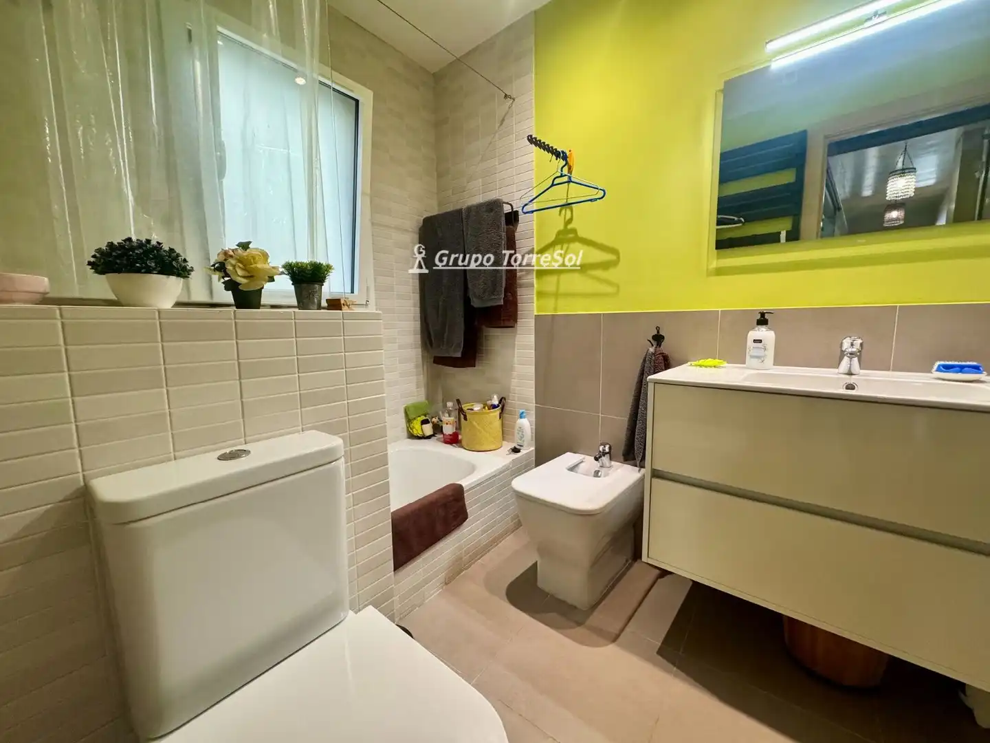 Bathroom of Flat for sale in Barcelona  with Air Conditioner, Heating and Terrace