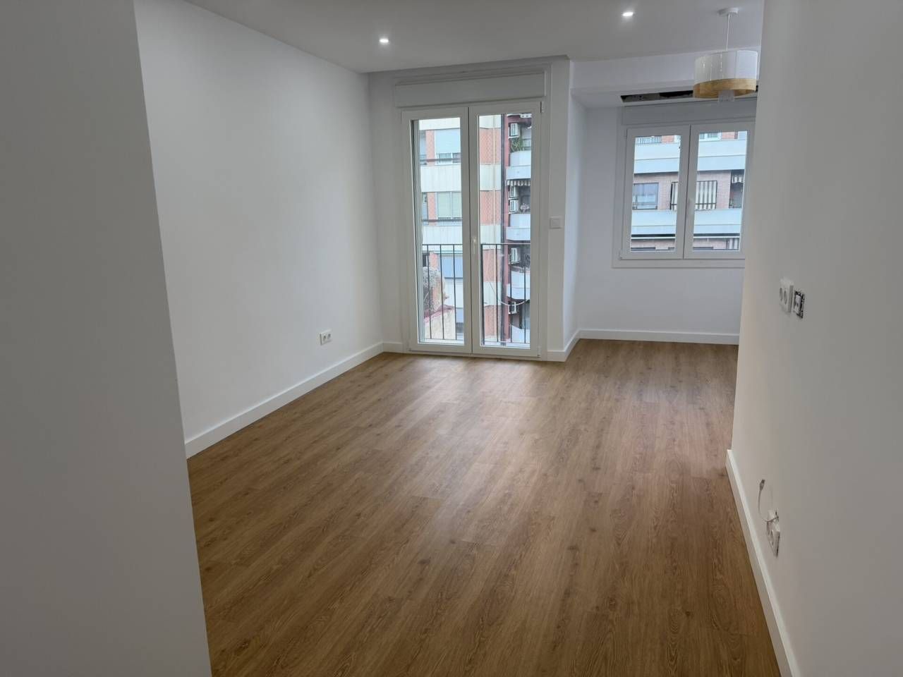 Habitación de Piso de alquiler en  Valencia Capital con Aire acondicionado y Calefacción