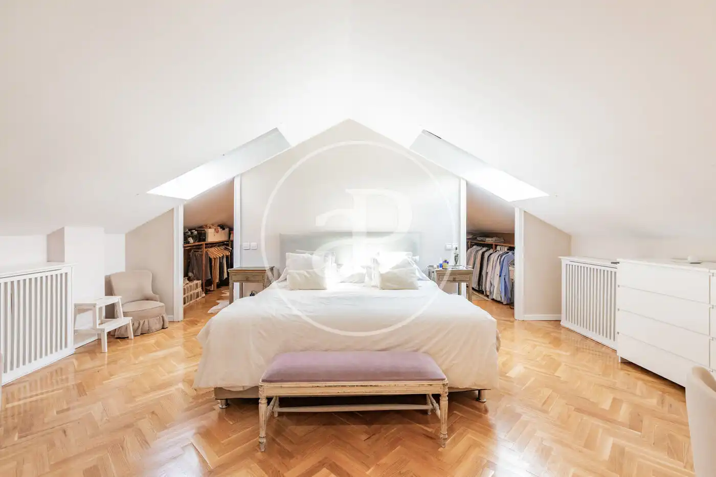 Habitación de Casa adosada en venta en Madrid con Aire acondicionado, Calefacción y Jardín privado