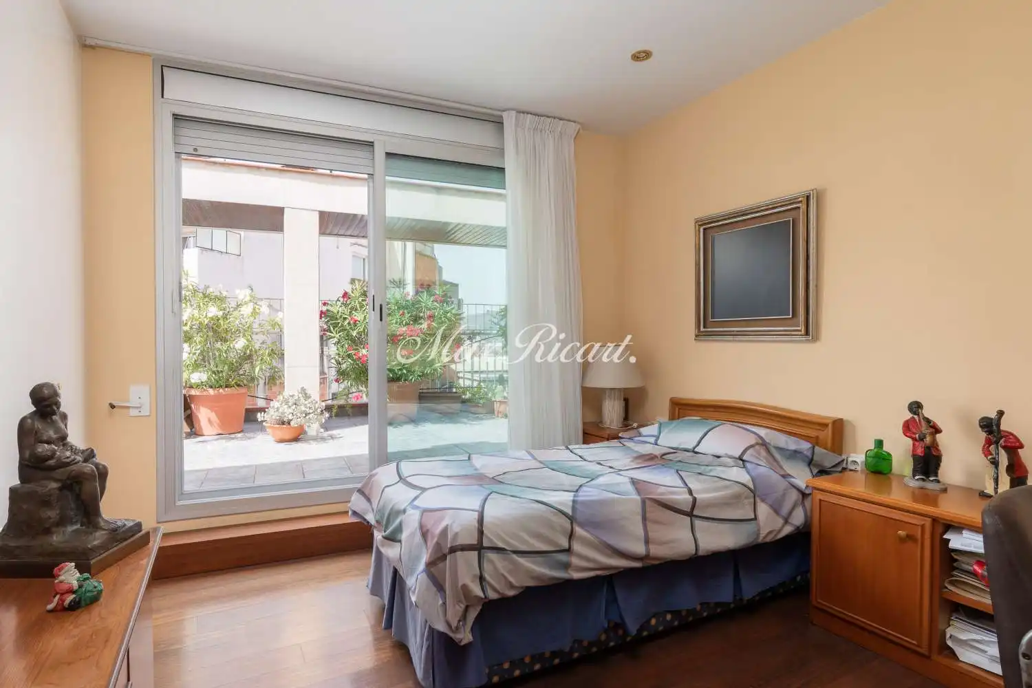 Habitación de Ático en venta en Barcelona con Aire acondicionado, Calefacción y Terraza