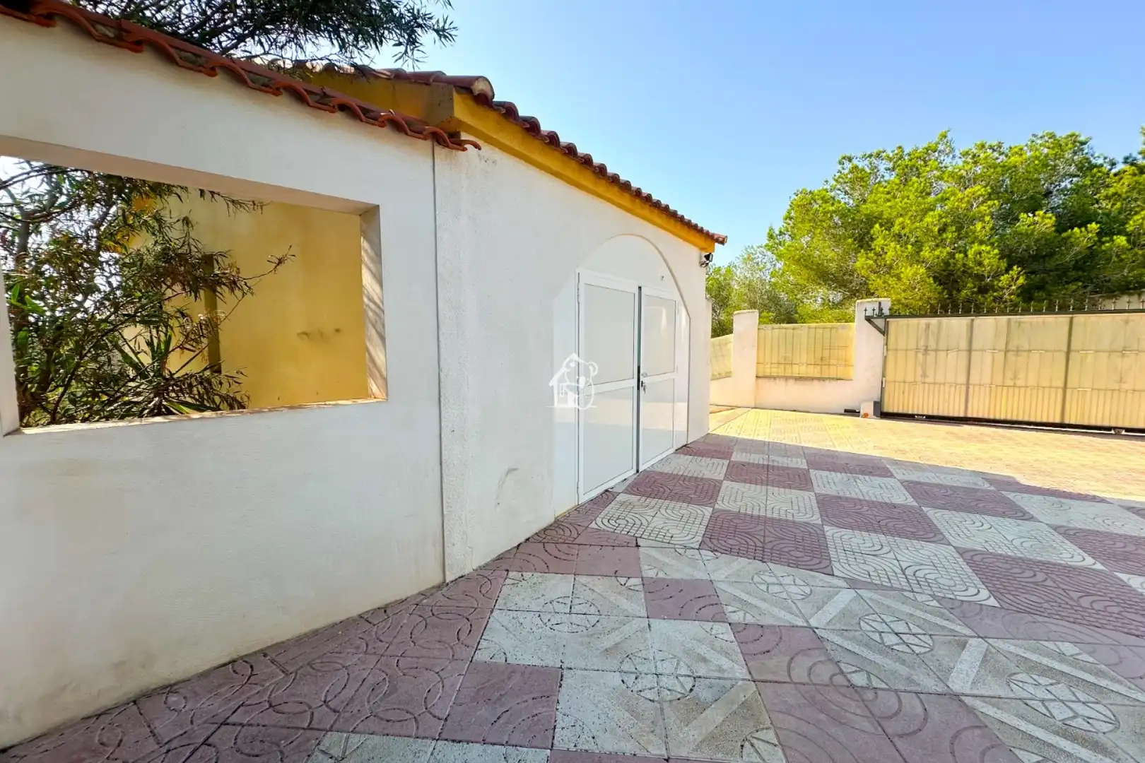 Außenansicht von Country house zur Miete in Pilar de la Horadada mit Privatgarten, Terrasse und Abstellraum
