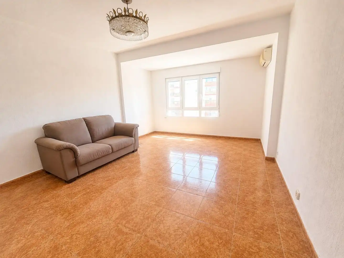 Sala d'estar de Pis en venda en Cádiz amb Aire condicionat i Terrassa