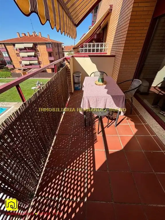 Terraza de Dúplex de alquiler en Salamanca con Calefacción, Terraza y Piscina