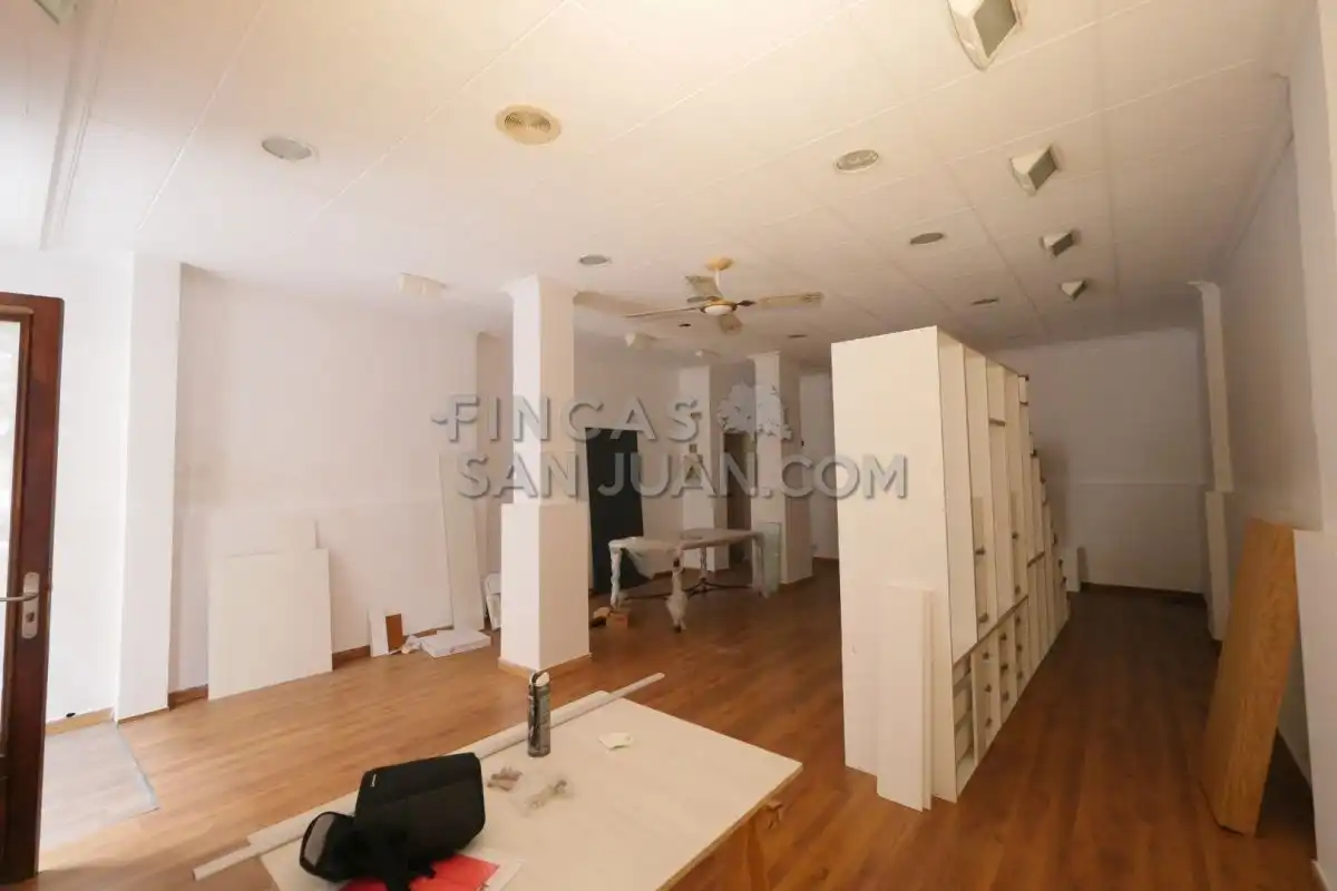 Local comercial en venda a Centro, imagen 2
