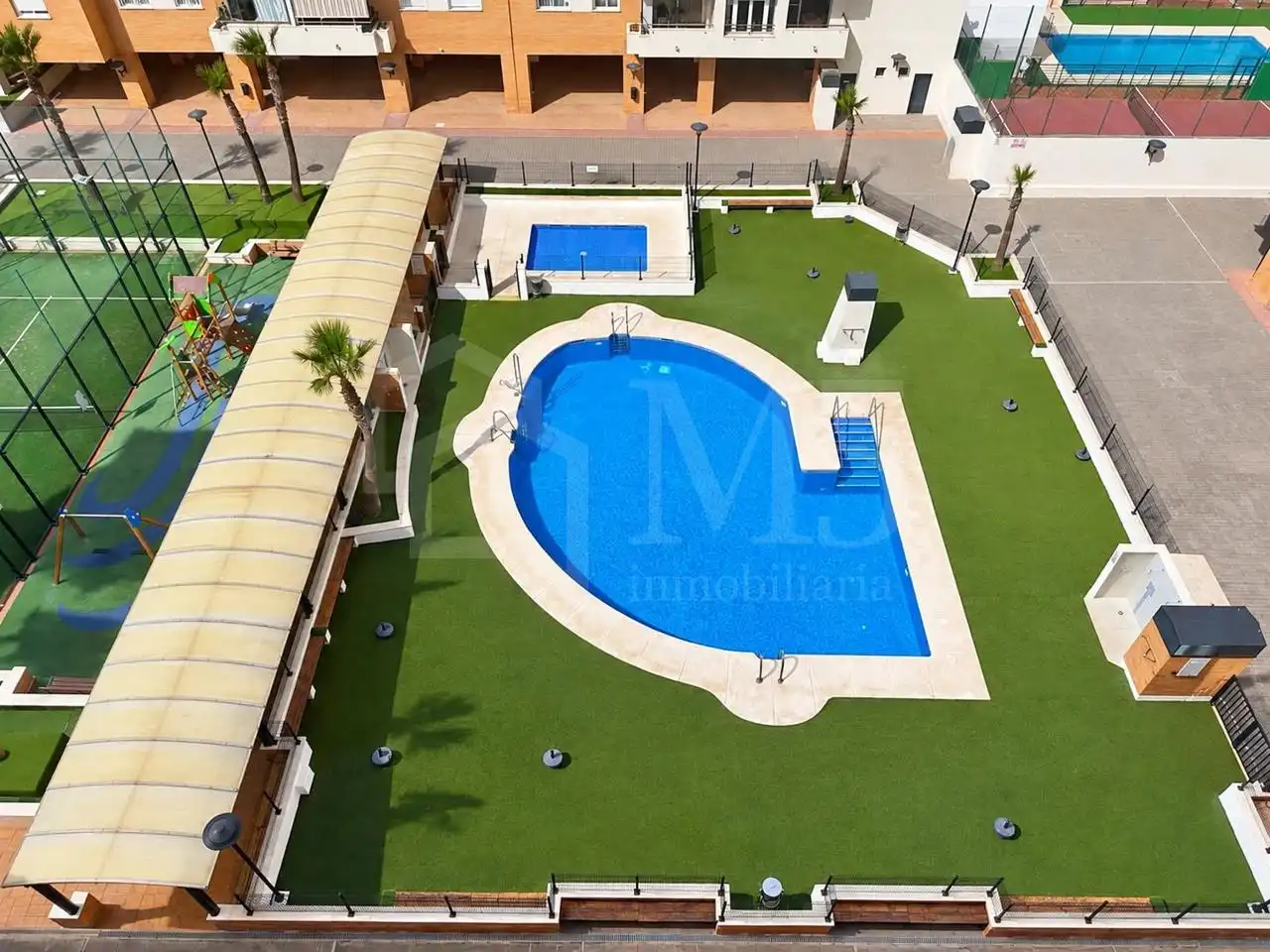 Piscina de Piso en venta en Carretera de Cádiz