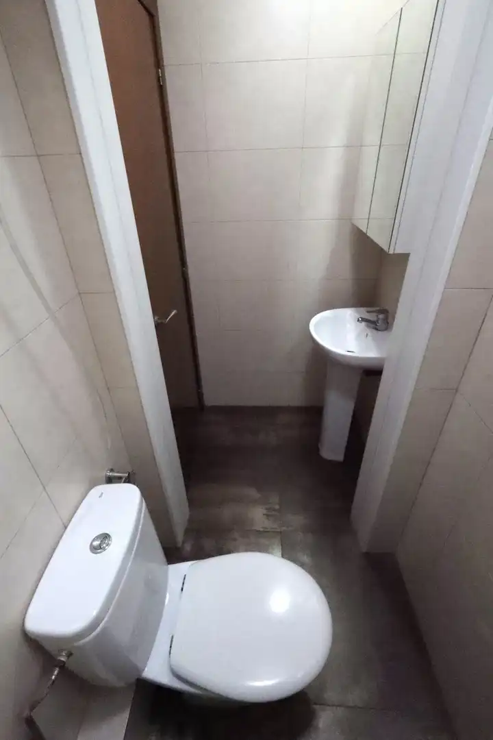 Baño de Piso en venta en Barcelona con Balcón