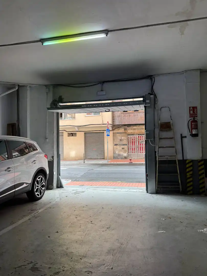 Parkplatz von Garage zur Miete in Barakaldo 