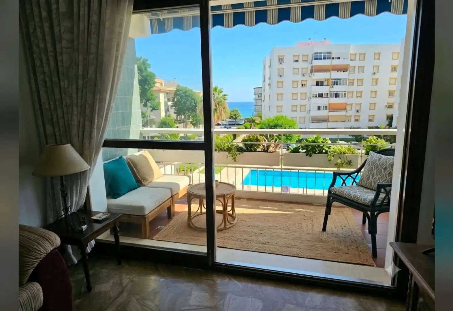Dormitori de Pis en venda en Torremolinos amb Terrassa, Moblat i Piscina comunitària