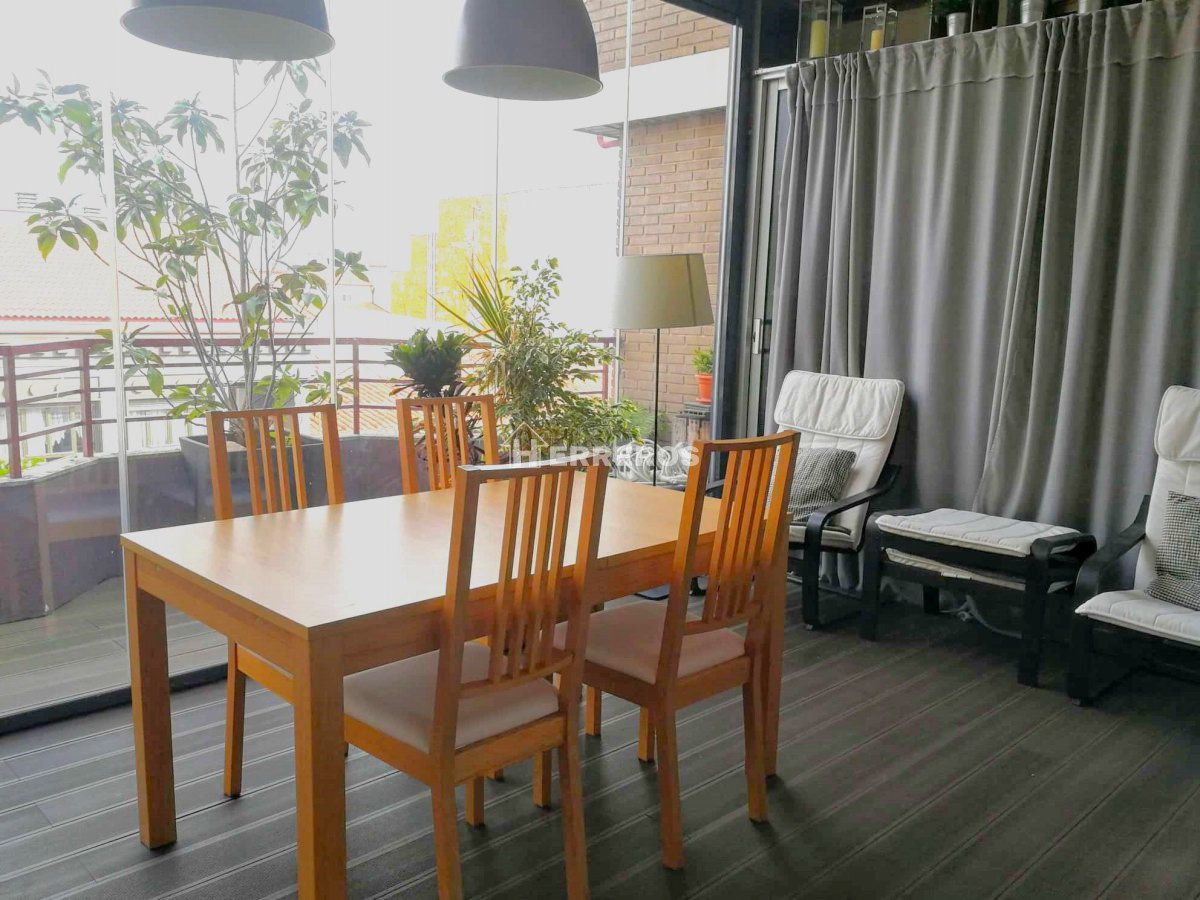 Terrassa de Àtic de lloguer en  Logroño amb Calefacció, Parquet i Terrassa
