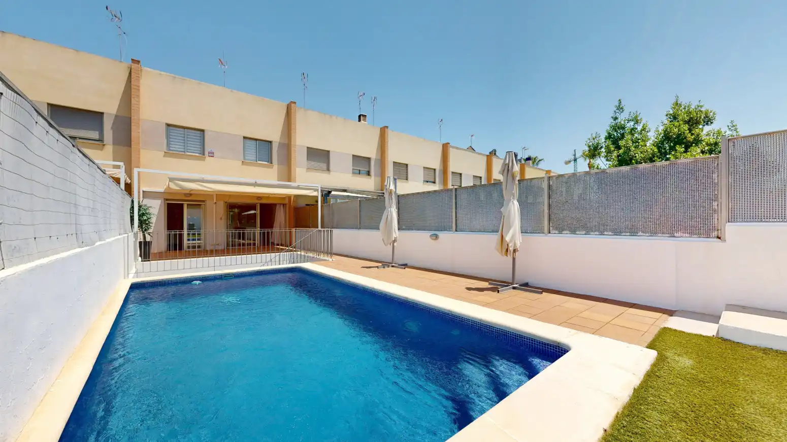 Swimming pool of Detached homes for rent in Torrent  with Air Conditioner, Heating and Private garden