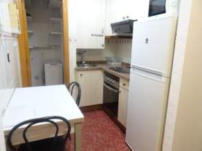 Kitchen of Flat for rent in Gijón   with Parquet flooring, Furnished and Washing machine