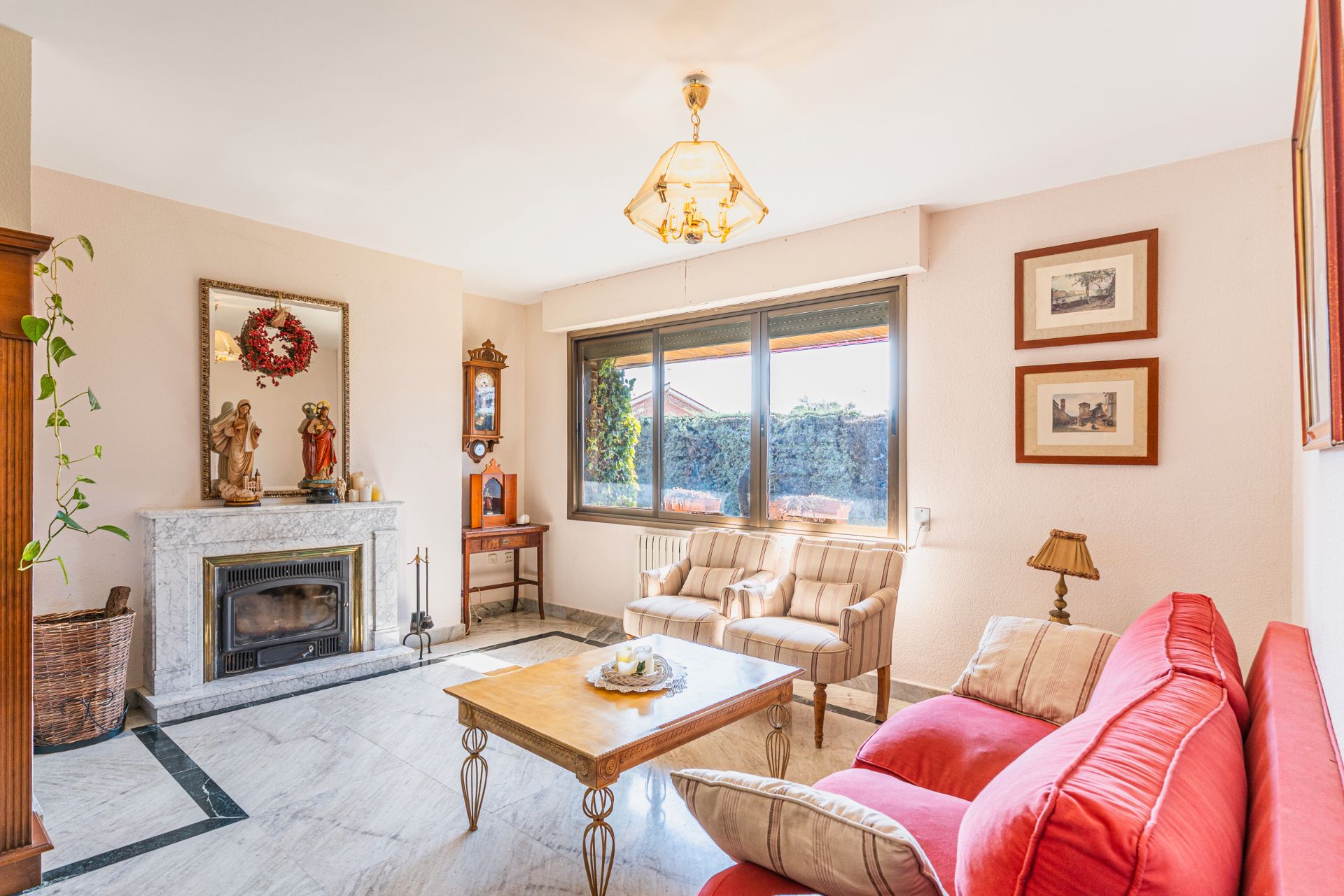 Living room of House or chalet for sale in Majadahonda  with Air Conditioner, Heating and Private garden