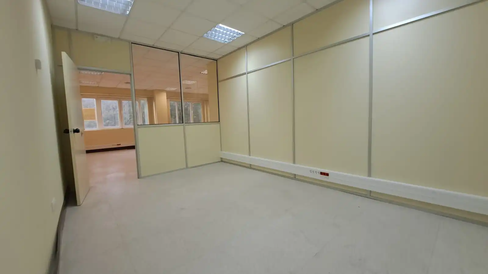 Oficina en venta en Derio con Aire acondicionado y Calefacción