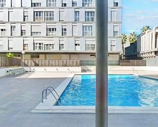 Swimming pool of Flat for sale in  Barcelona Capital  with Private garden, Swimming Pool and Oven