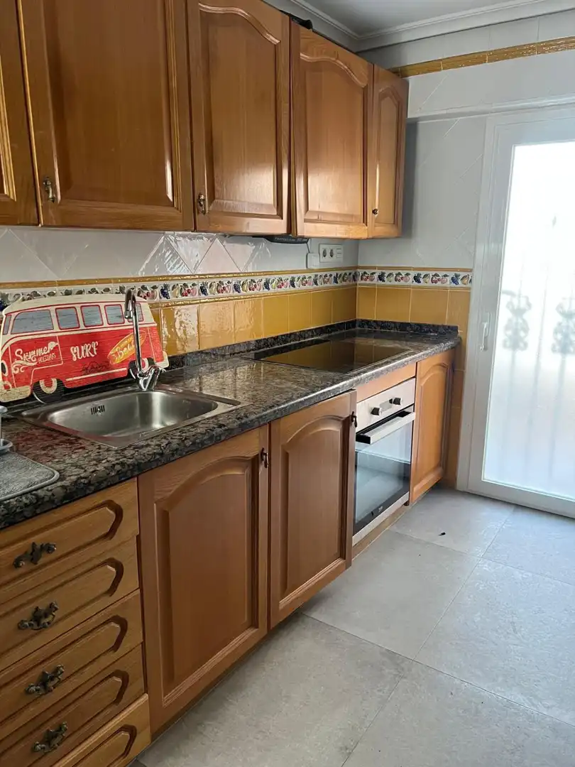Cuina de Casa o xalet en venda en Almazora / Almassora amb Terrassa i Balcó