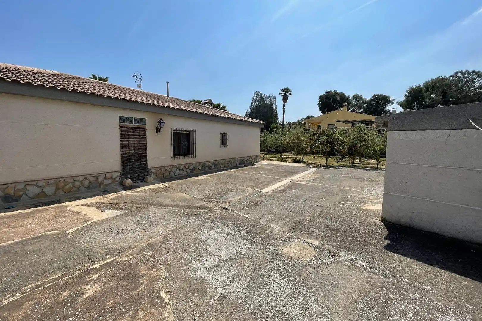 Vista exterior de Casa o xalet en venda en Elche / Elx amb Aire condicionat, Calefacció i Jardí privat