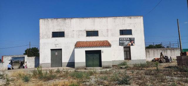 Casa-chalet en Venta en Avenida Juan Carlos I, Jaraicejo, Spain, 34 en Jaraicejo