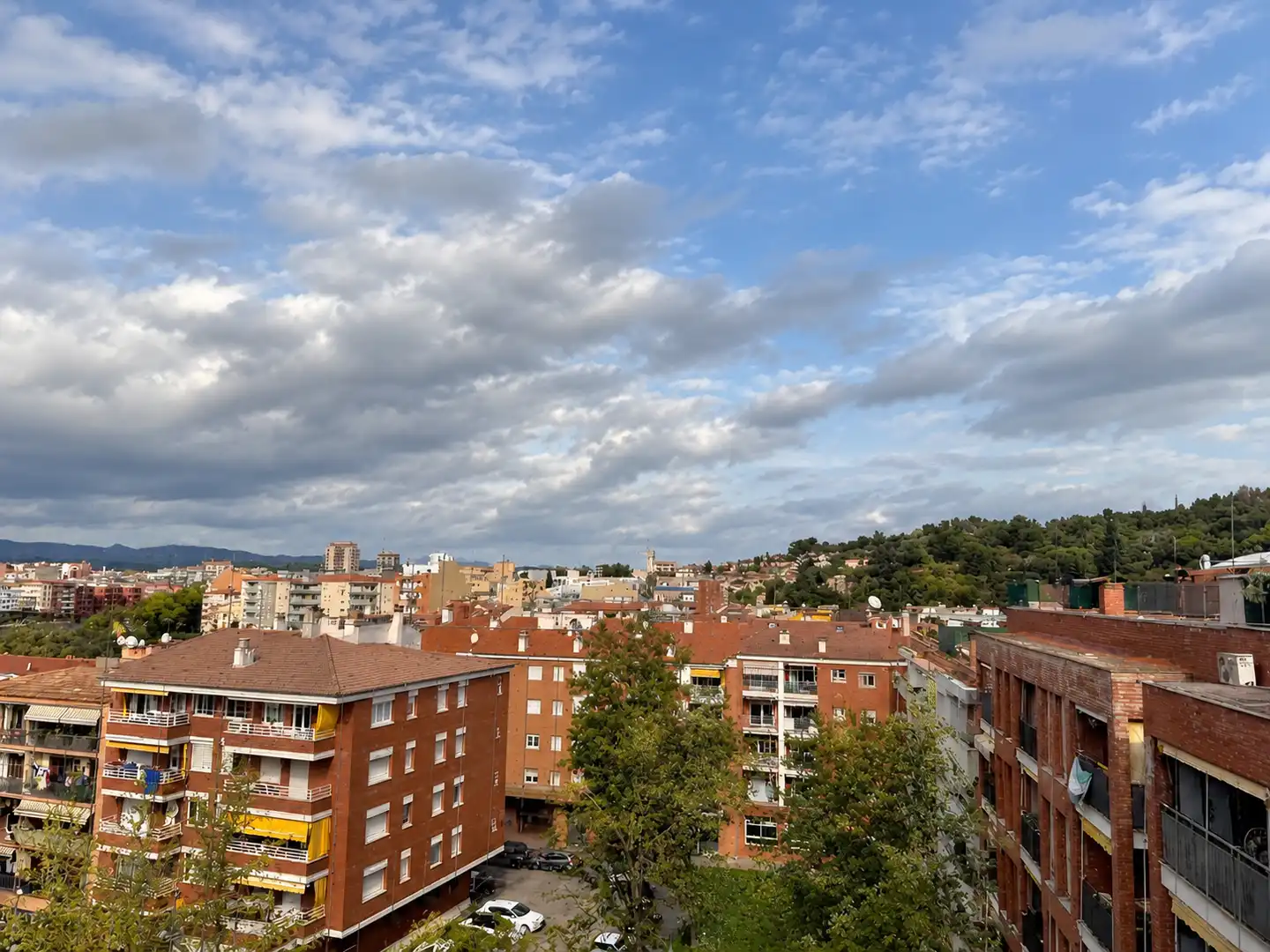 Vista exterior de Àtic en venda en Girona amb Aire condicionat, Calefacció i Parquet