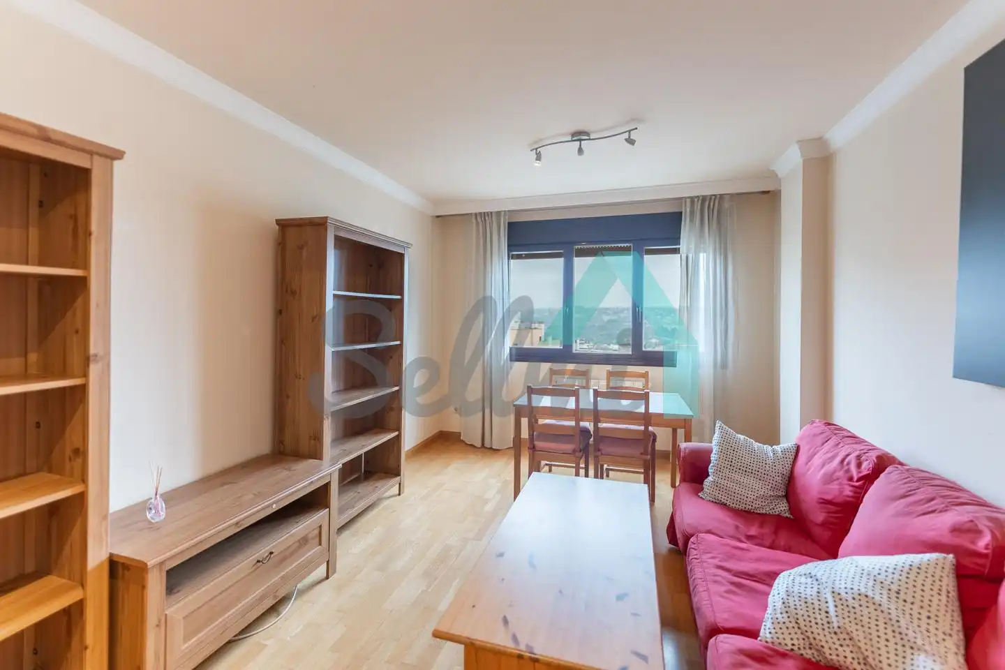 Living room of Flat for rent in Oviedo   with Heating, Parquet flooring and Terrace