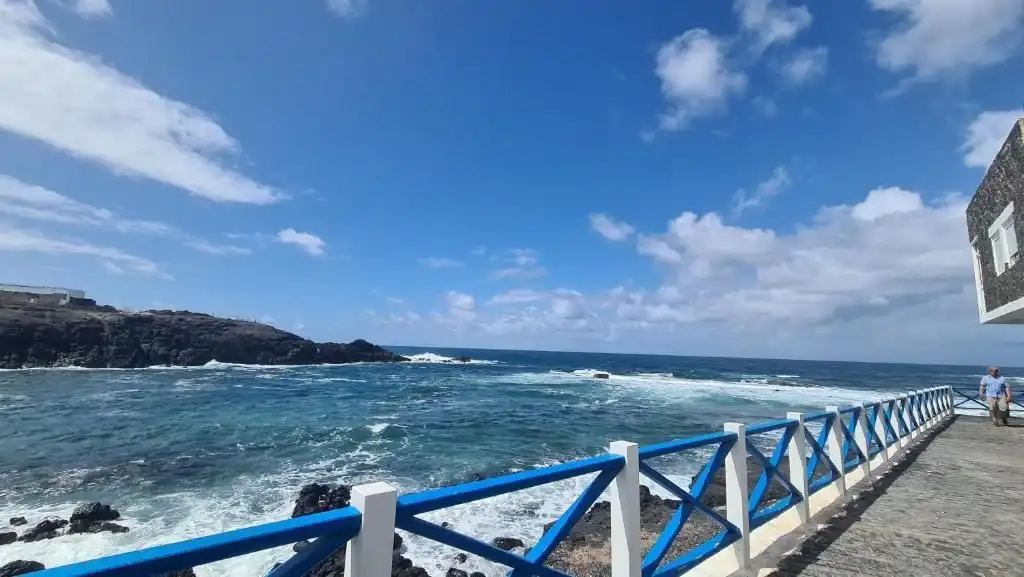 Vista exterior de Casa o xalet en venda en La Oliva amb Jardí privat i Piscina comunitària