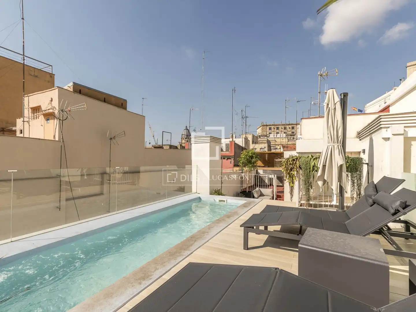 Piscina de Pis en venda en Barcelona amb Aire condicionat, Calefacció i Parquet