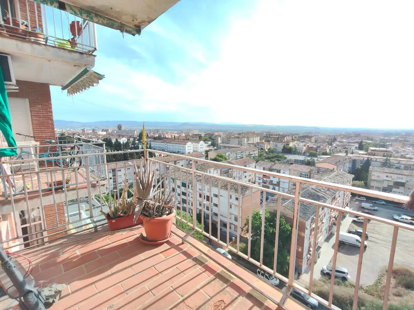 Terraza de Piso en venta en  Granada Capital con Amueblado y Balcón
