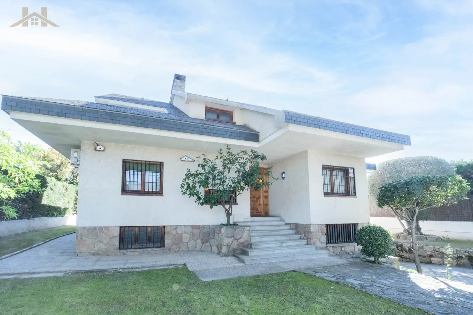 Vista exterior de Casa o chalet en venta en Villaviciosa de Odón con Aire acondicionado, Calefacción y Jardín privado