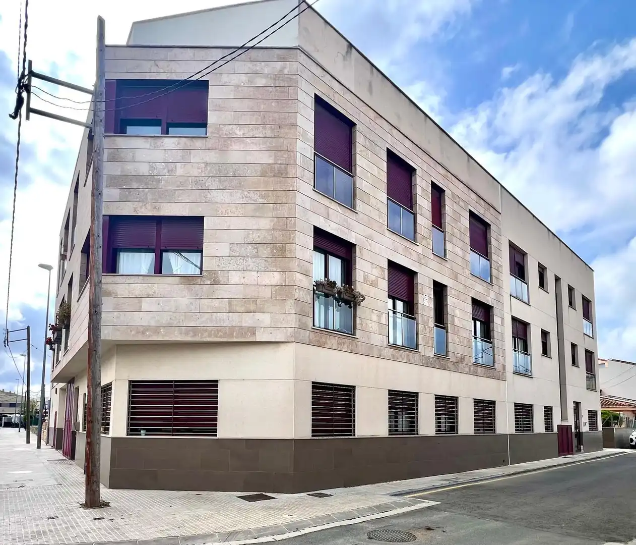 Vista exterior de Piso en venta en Deltebre con Alarma