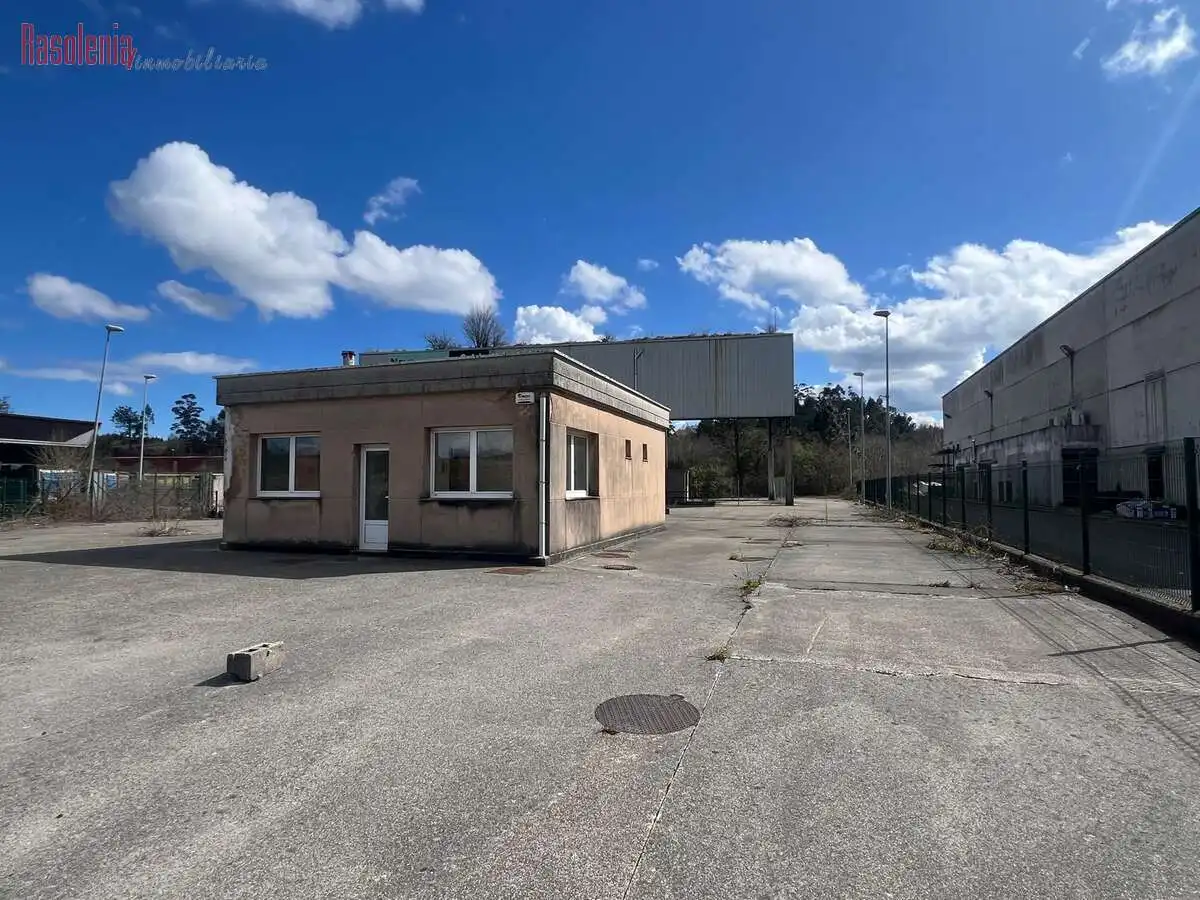Vista exterior de Nave industrial en venta en Cerceda