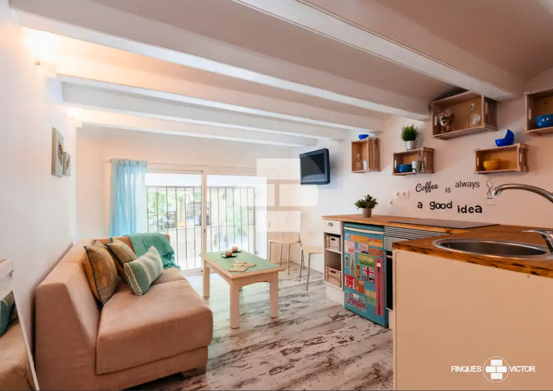 Sala de estar de Piso en venta en Barcelona con Amueblado, Horno y TV