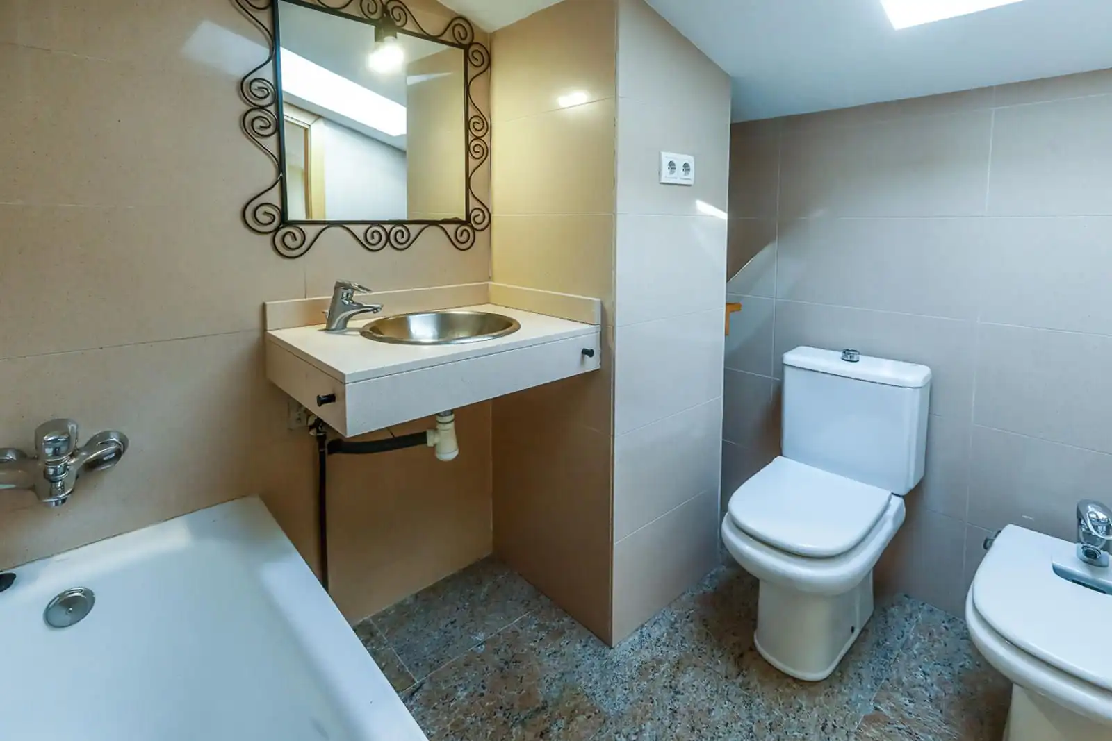 Badezimmer von Maisonette zum Verkauf in Sabadell mit Klimaanlage, Heizung und Parkett