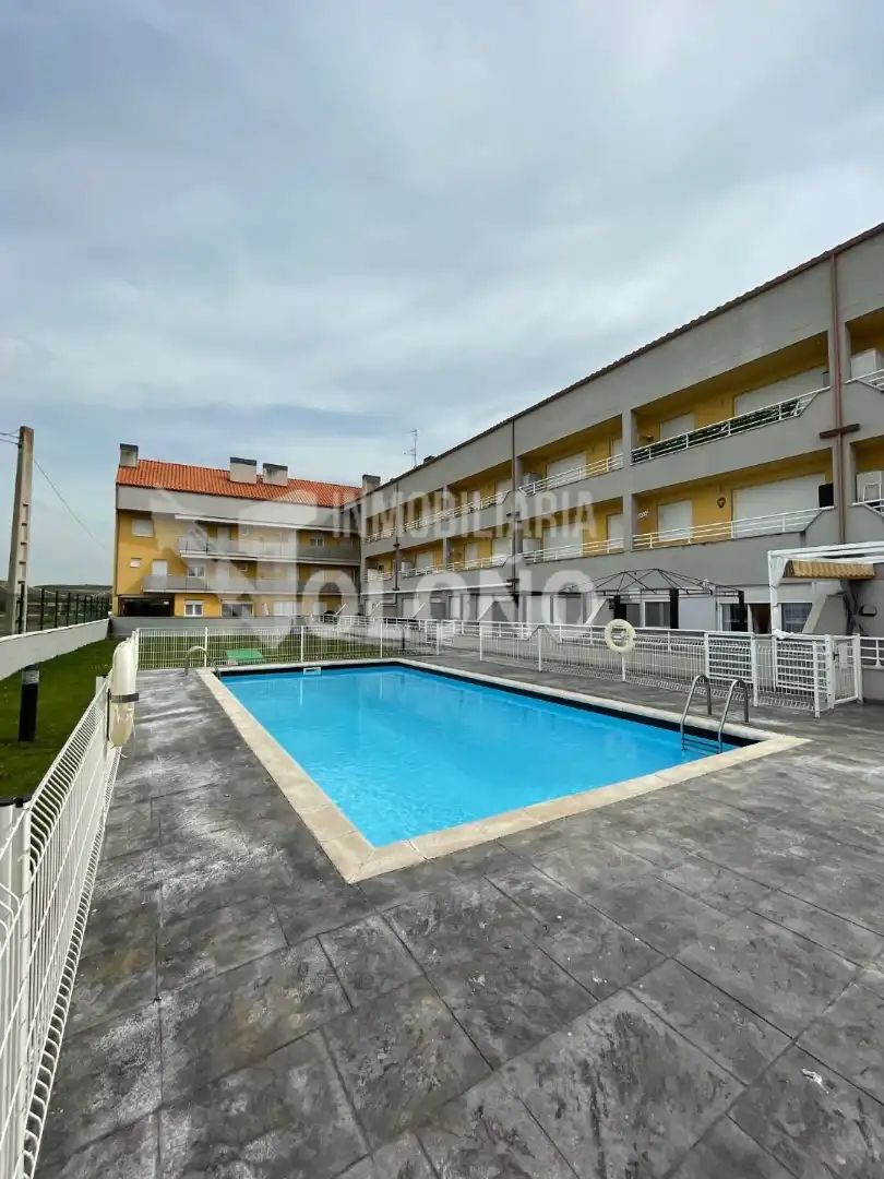 Piscina de Apartament en venda en Cuzcurrita de Río Tirón amb Calefacció, Terrassa i Traster