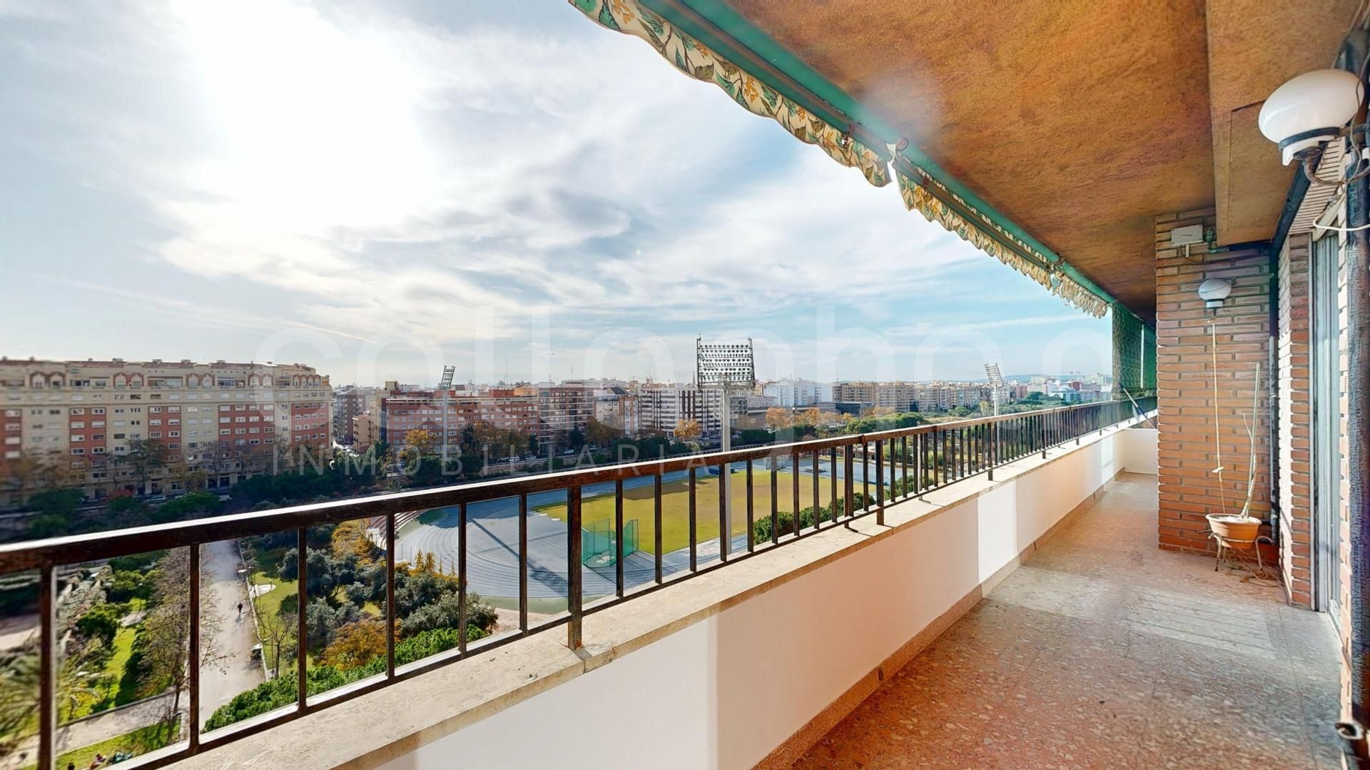 Vista exterior de Pis de lloguer en  Valencia Capital amb Calefacció, Jardí privat i Terrassa