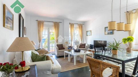 Foto 2 de Piso en venta en Almuñecar Centro, Almuñécar