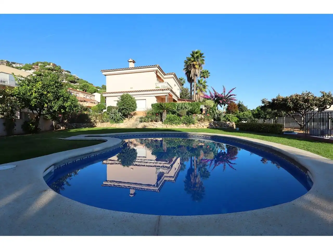 Haus mit Pool zum Verkauf in Calle Caterina Albert