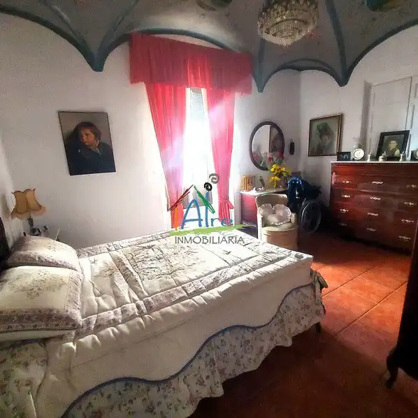 Habitación de Casa adosada en venta en Cala con Terraza, Trastero y Amueblado