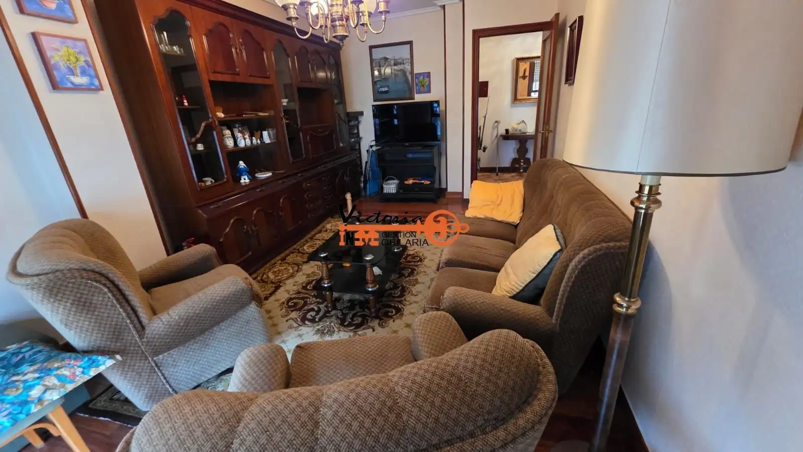 Sala d'estar de Pis en venda en Castro-Urdiales amb Calefacció